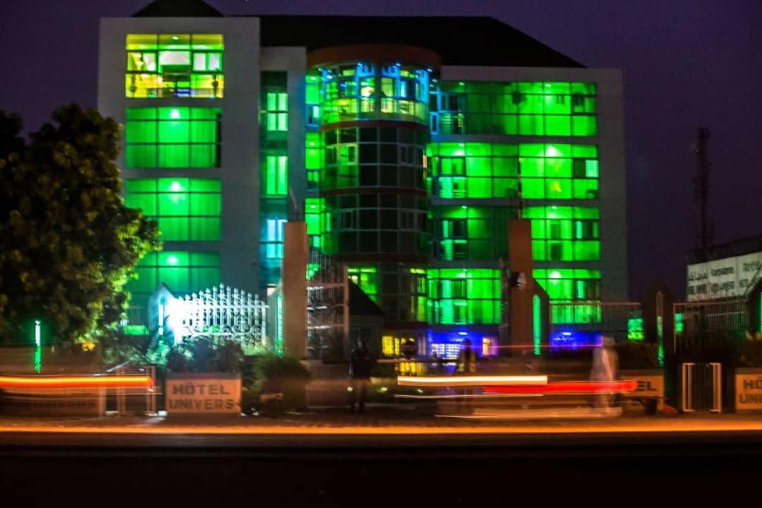 Hotel Univers 3 Aeroport Luxe Найамей Екстериор снимка