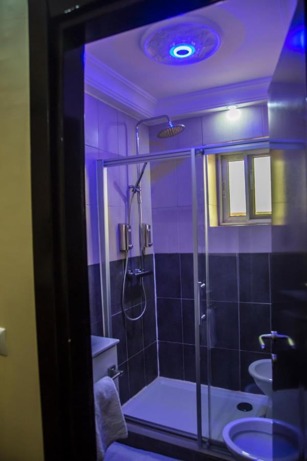 Hotel Univers 3 Aeroport Luxe Найамей Екстериор снимка
